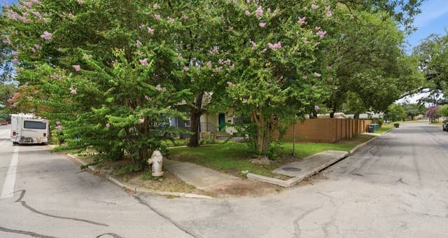 321 E Mistletoe, San Antonio, TX 78212 — photo 21