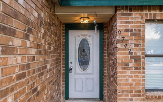 9743  Green Plain Dr, San Antonio, TX 78245 — photo 2