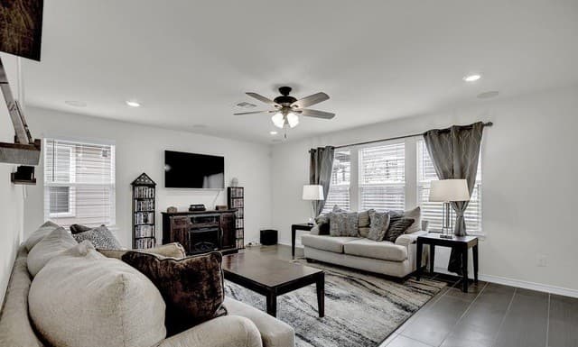 667  Anthem Ln, New Braunfels, TX 78132 — photo 9