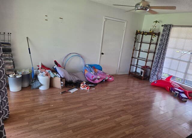 4426  Jamestown, San Antonio, TX 78220 — photo 2