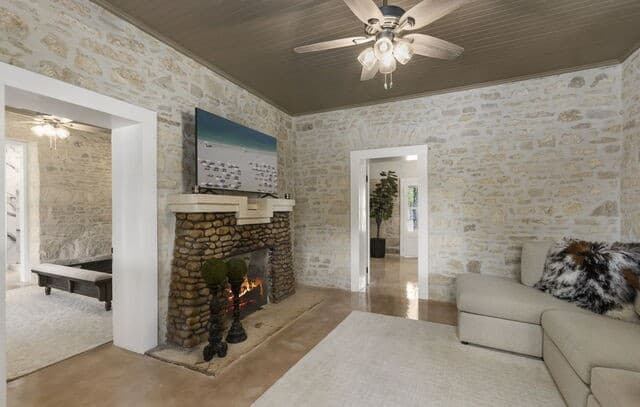 824  High St, Comfort, TX 78013 — photo 14