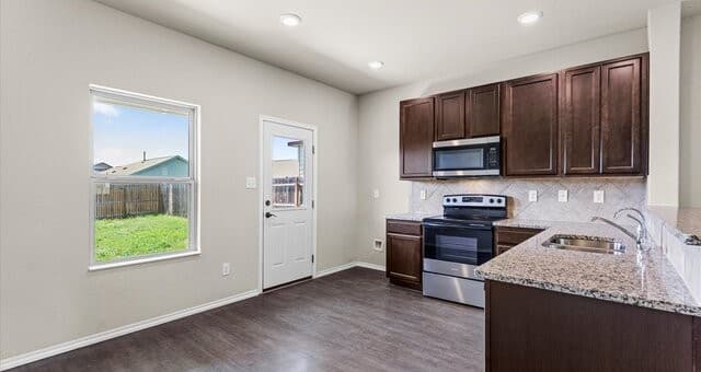5915  Poolside Park, Converse, TX 78109 — photo 5