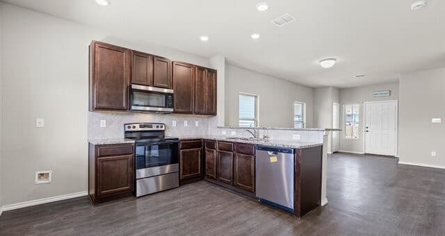 5915  Poolside Park, Converse, TX 78109 — photo 6