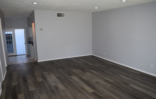 8119  Scottshill, San Antonio, TX 78209 — photo 4