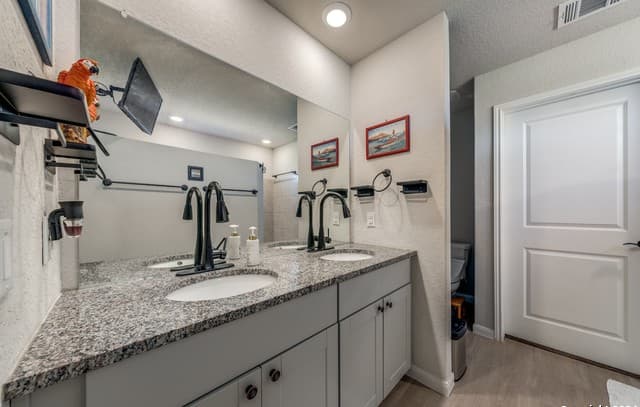 11934  Chipper Landing, San Antonio, TX 78221 — photo 16