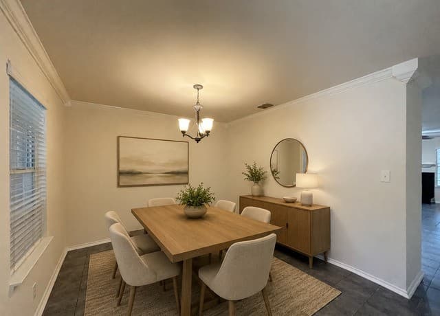 2611  Thunder Gulch, San Antonio, TX 78245 — photo 2