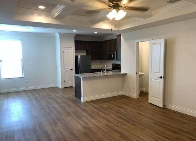 319  Untermaier St, New Braunfels, TX 78130 — photo 3