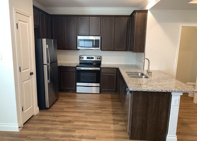 319  Untermaier St, New Braunfels, TX 78130 — photo 4