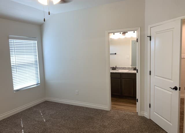 319  Untermaier St, New Braunfels, TX 78130 — photo 8