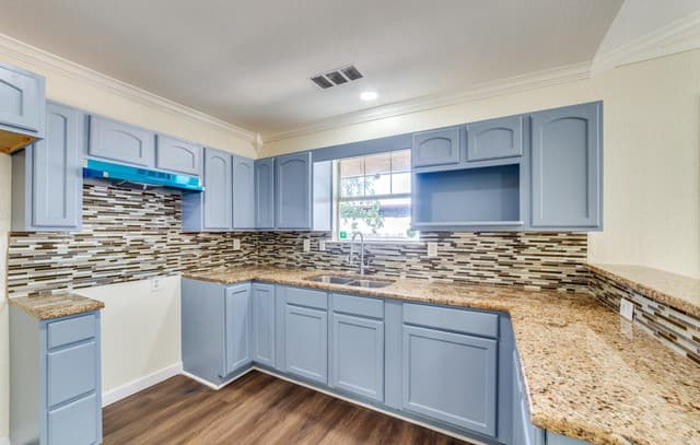 651 N San Augustine Ave, San Antonio, TX 78228 — photo 11