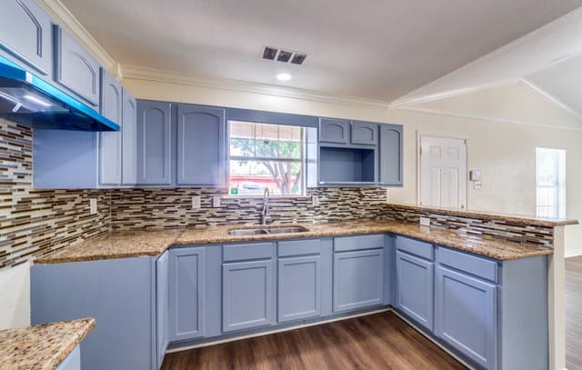 651 N San Augustine Ave, San Antonio, TX 78228 — photo 12