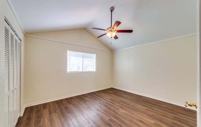 651 N San Augustine Ave, San Antonio, TX 78228 — photo 13