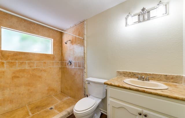 651 N San Augustine Ave, San Antonio, TX 78228 — photo 16