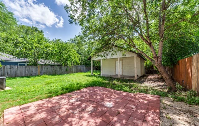 651 N San Augustine Ave, San Antonio, TX 78228 — photo 22