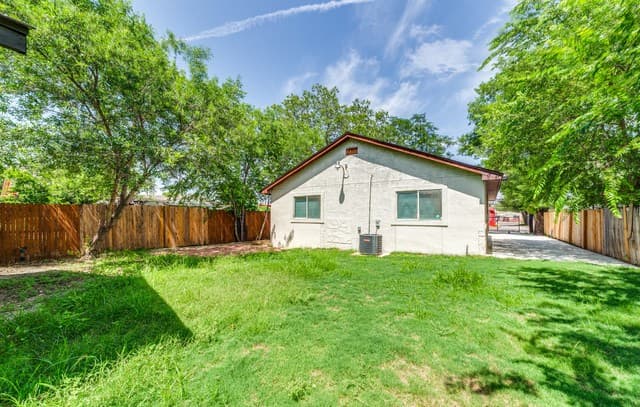 651 N San Augustine Ave, San Antonio, TX 78228 — photo 25