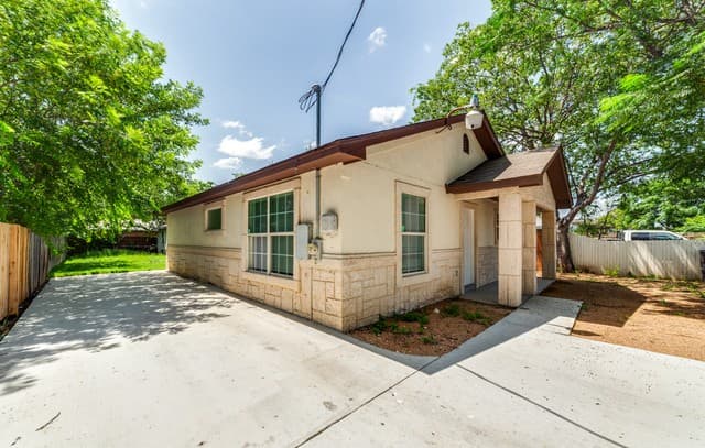 651 N San Augustine Ave, San Antonio, TX 78228 — photo 3