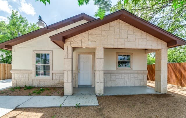 651 N San Augustine Ave, San Antonio, TX 78228 — photo 4