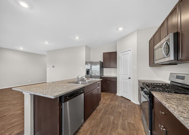 6607  Embankment Rd, San Antonio, TX 78252 — photo 8