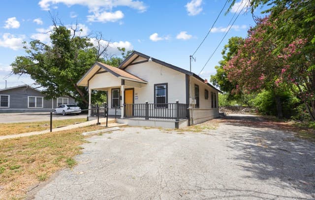 843  Culebra Rd, San Antonio, TX 78201 — photo 2