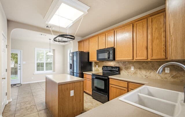 544  Foxford Run, Schertz, TX 78108 — photo 11