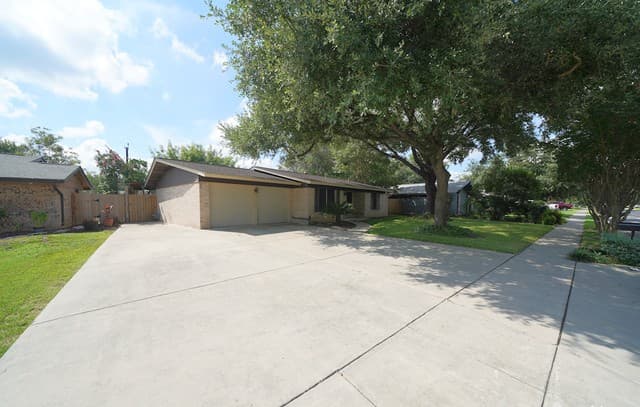 9802  La Rue St, San Antonio, TX 78217 — photo 4