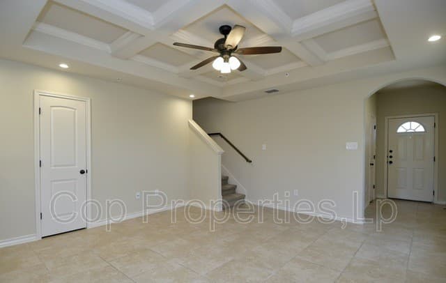 6622  Arancione Ave Unit 101, San Antonio, TX 78233 — photo 2