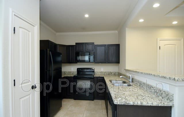 6622  Arancione Ave Unit 101, San Antonio, TX 78233 — photo 6