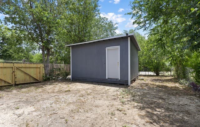 1710 N Navidad St, San Antonio, TX 78201 — photo 17