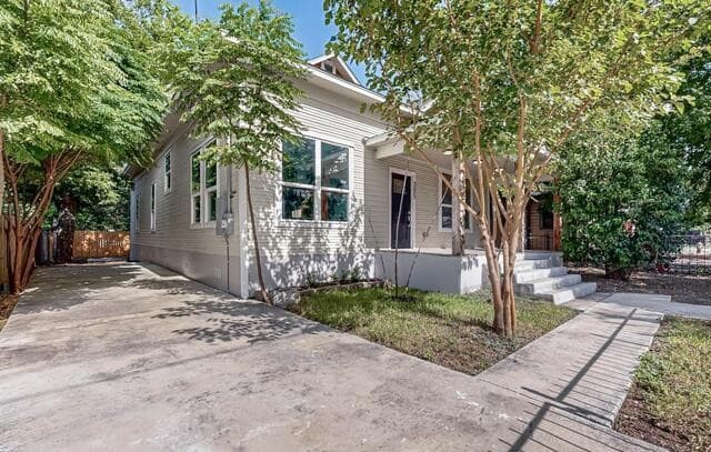 305  Spruce St