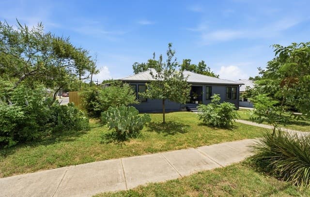 446  Queen Anne Ct, San Antonio, TX 78209 — photo 3