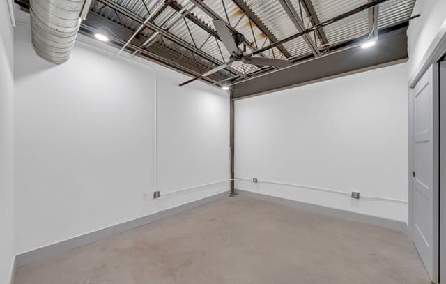 215  Coca Cola Pl Unit 202, San Antonio, TX 78219 — photo 6