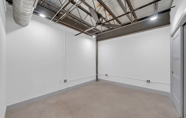 215  Coca Cola Pl Unit 303, San Antonio, TX 78219 — photo 3