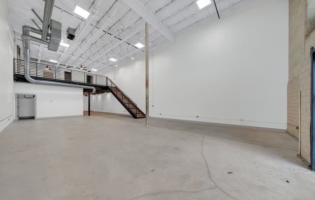 215  Coca Cola Pl Unit 307, San Antonio, TX 78219 — photo 2