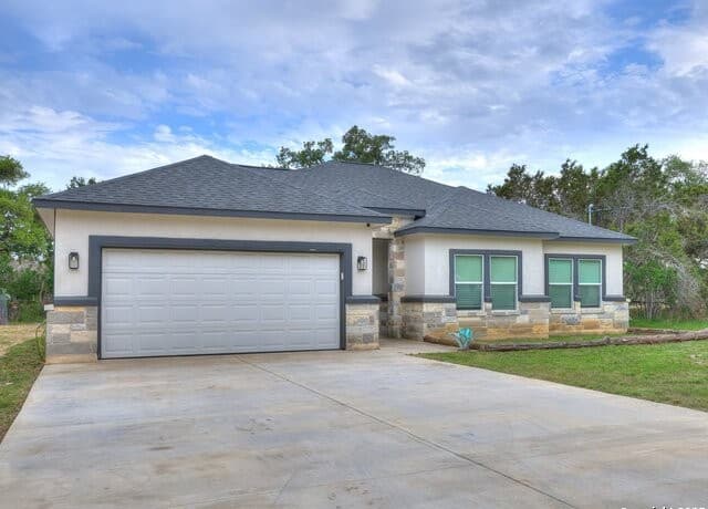656 Fawn Dr