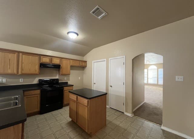 1231  Jordan Xing, San Antonio, TX 78221 — photo 17