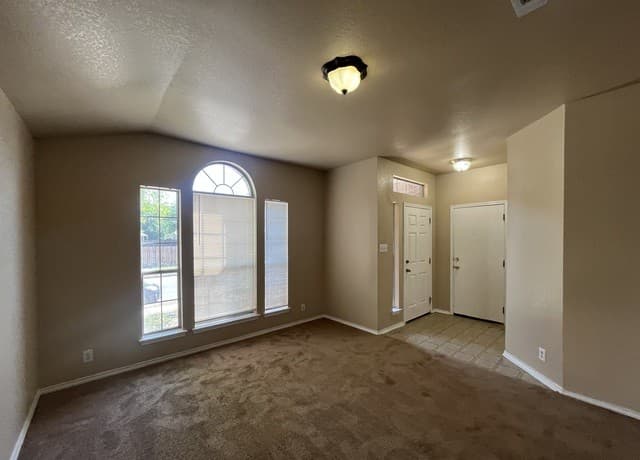 1231  Jordan Xing, San Antonio, TX 78221 — photo 7