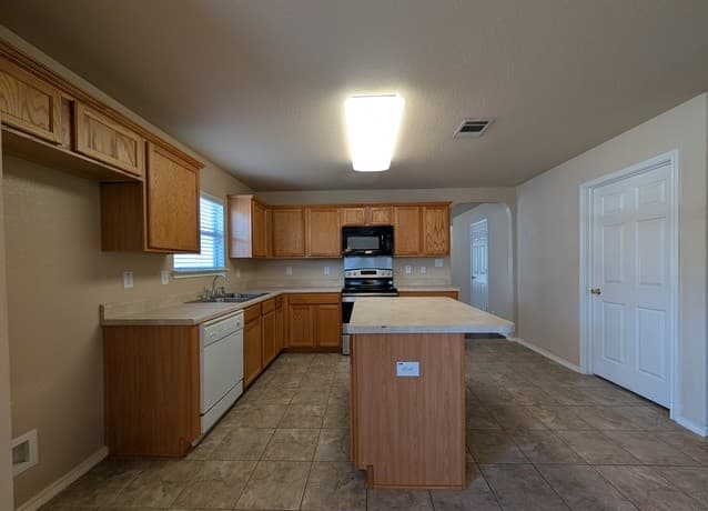 249  Val Verde Dr, New Braunfels, TX 78130 — photo 16