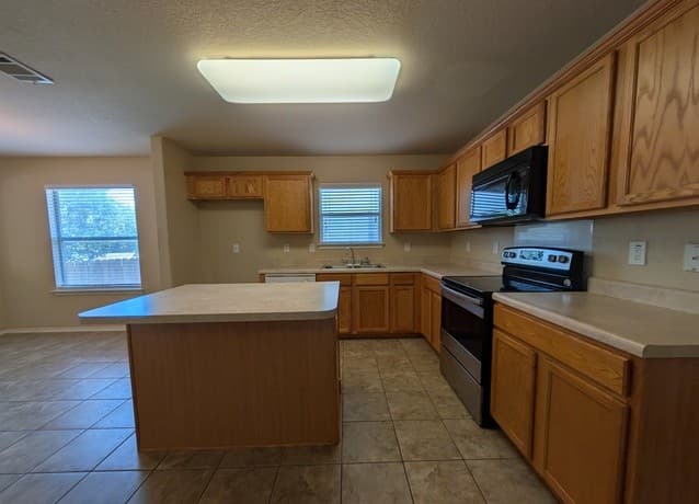 249  Val Verde Dr, New Braunfels, TX 78130 — photo 17