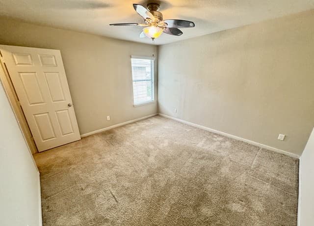 1450  Dancing Wolf, San Antonio, TX 78245 — photo 12