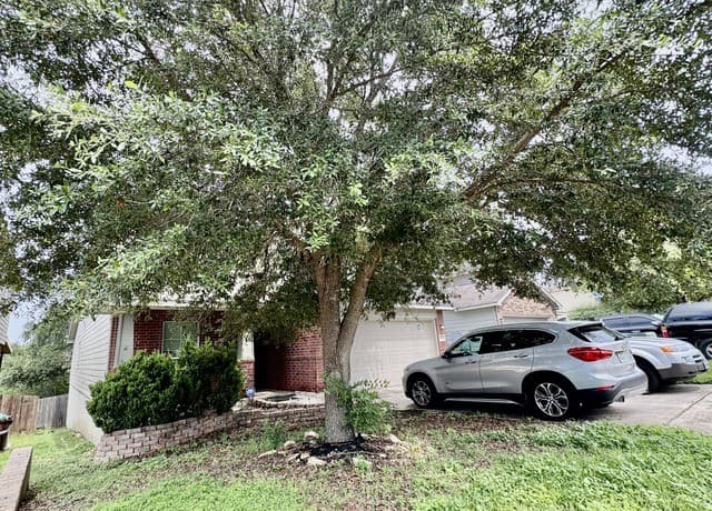 1450  Dancing Wolf, San Antonio, TX 78245 — photo 3