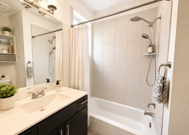 704 N Cherry St, San Antonio, TX 78202 — photo 14