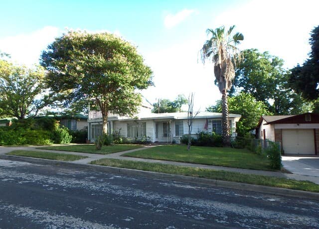 455  Savannah Dr, San Antonio, TX 78213 — photo 2