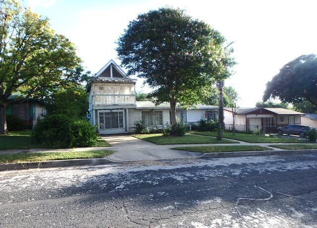 455  Savannah Dr, San Antonio, TX 78213 — photo 3
