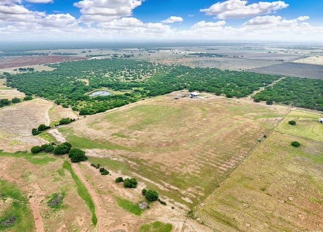 757  Joy Ln, Floresville, TX 78114 — photo 11