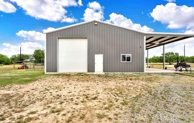 757  Joy Ln, Floresville, TX 78114 — photo 18