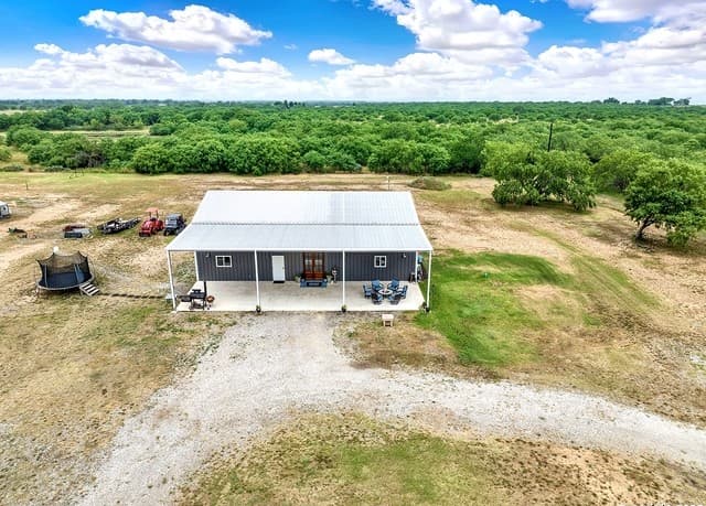 757  Joy Ln, Floresville, TX 78114 — photo 4
