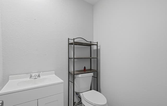 255  Hallie Cove, San Antonio, TX 78227 — photo 13