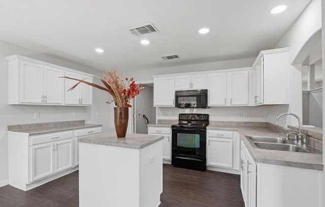 255  Hallie Cove, San Antonio, TX 78227 — photo 8