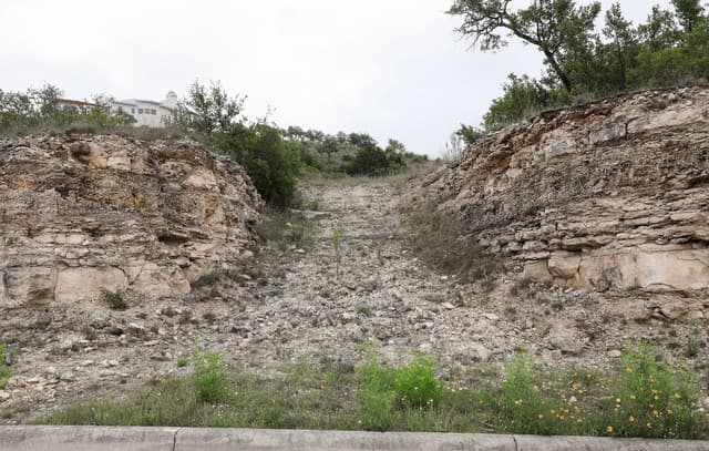 22902  Homestead Mesa, San Antonio, TX 78255 — photo 2