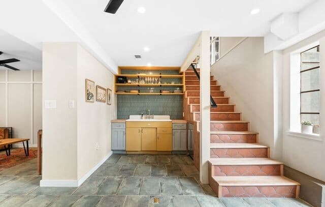 105  Zambrano, Terrell Hills, TX 78209 — photo 24